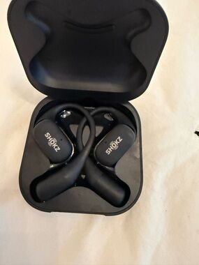 Shokz T910 Open-Ear Wireless Headphones in Black